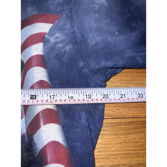 Vintage The Mountain Wolf USA Flag T-Shirt Men’s Size Medium Blue Y2K 2001 - Picture 12 of 12